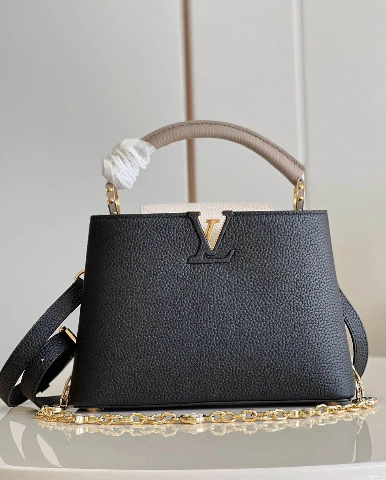 WIS LOUIS BB CAPUCINES VUITTON 0113